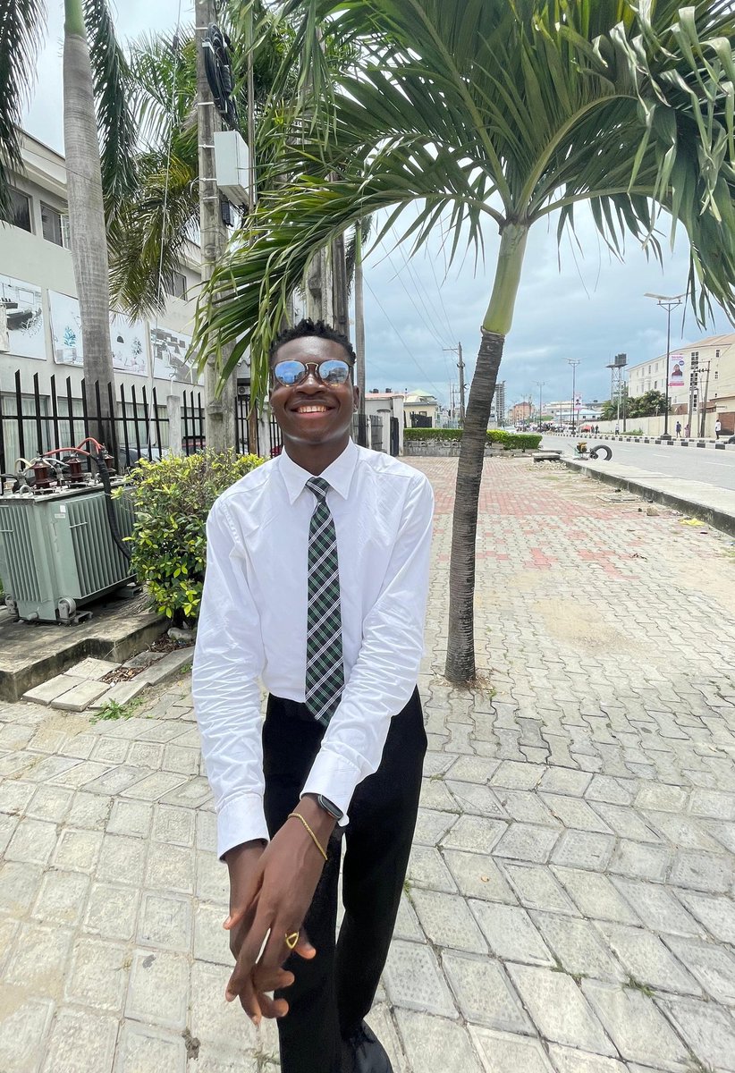 thatgirlladeyyy's tweet image. Some Mondays need coffee. Some Mondays need a beautiful view.😍 

Start your morning with beautiful pictures of my fashionista friend... What a gorjous human! 😮‍💨

The last slide is definitely my favorite 🤭

@tosiiiinnn___ don't ever stop spamming meeeeeeee 🙈

#StyleCrush