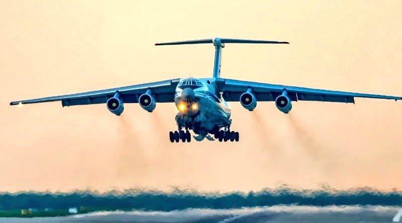 🚨🇷🇺 🇮🇷 BREAKING: A heavy Russian military cargo plane landed in Iran just after the UN reimposed sanctions.