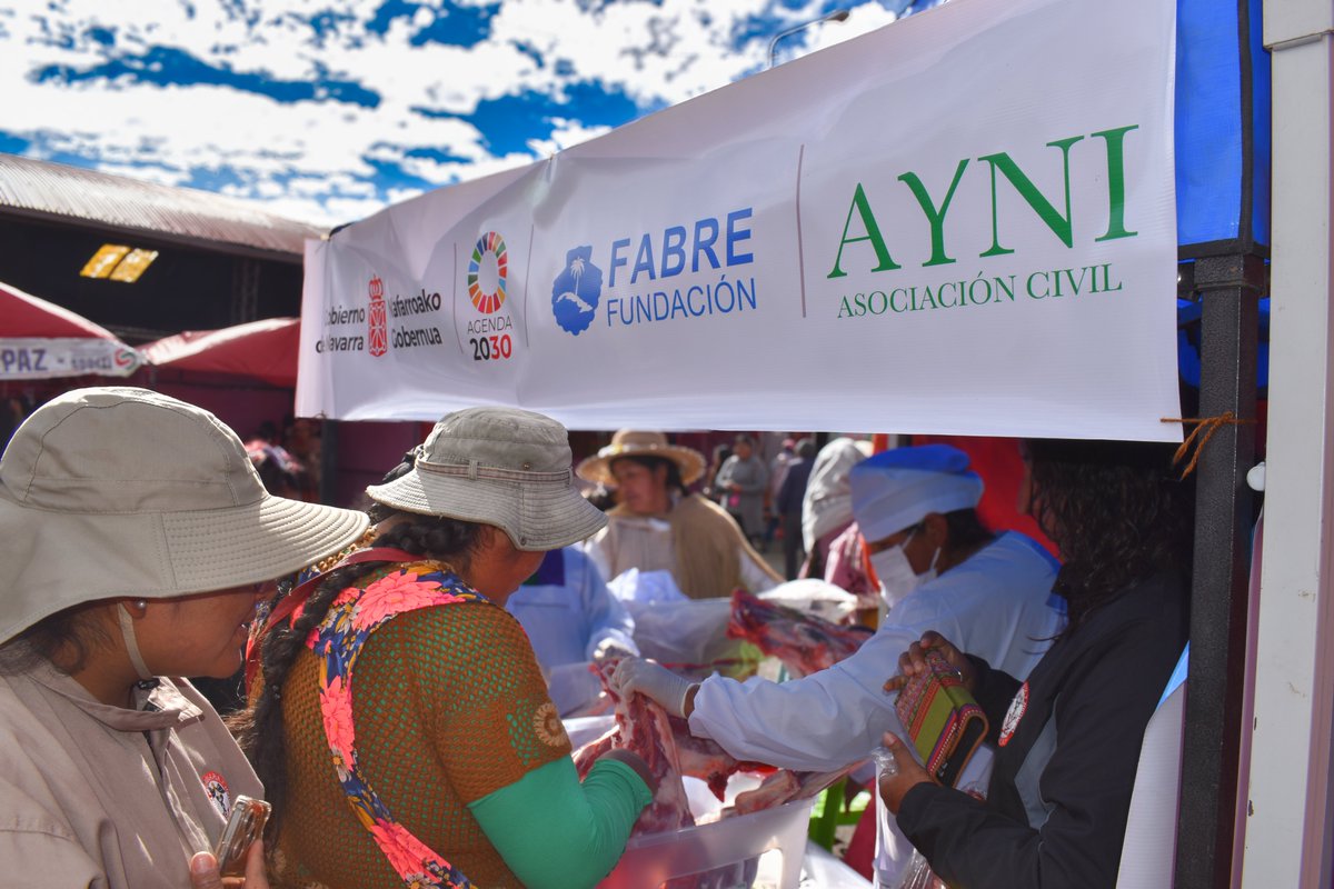 FundacionFABRE's tweet photo. Gracias al apoyo del @gob_na  y junto a nuestro Socio Local AYNI, estamos empoderando a 70 mujeres aimaras de 3 markas (pueblos) del municipio de Comanche, Bolivia, para que ejerzan plenamente sus derechos sociales, económicos y políticos. https://t.co/0rYjcDaWBO
