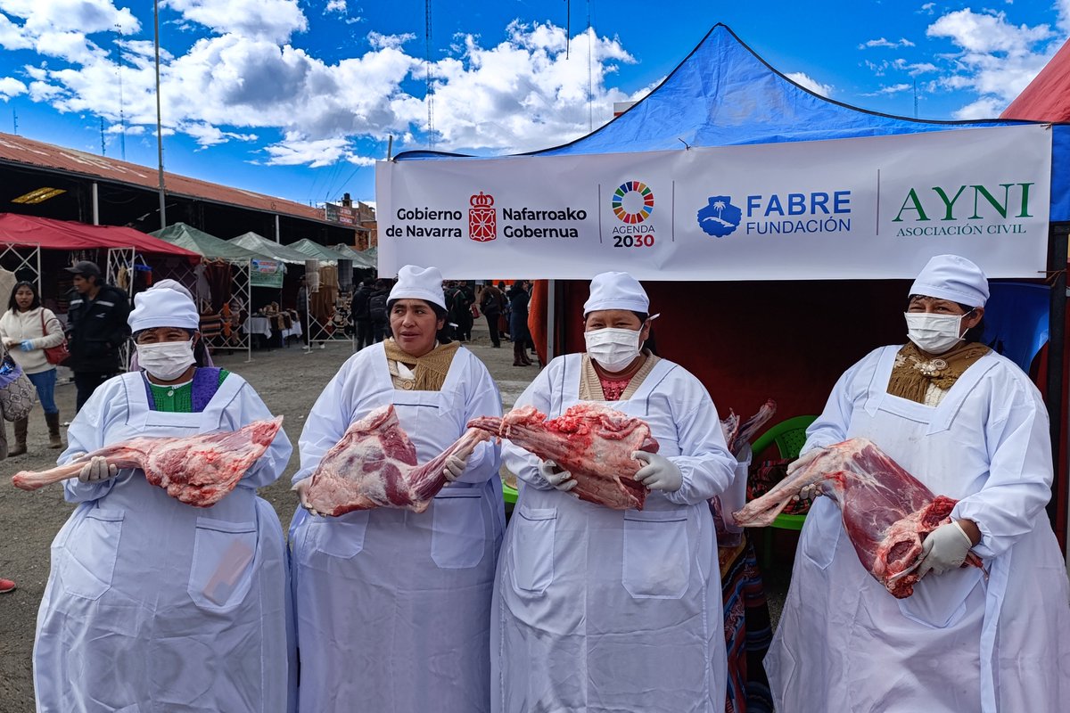 FundacionFABRE's tweet photo. Gracias al apoyo del @gob_na  y junto a nuestro Socio Local AYNI, estamos empoderando a 70 mujeres aimaras de 3 markas (pueblos) del municipio de Comanche, Bolivia, para que ejerzan plenamente sus derechos sociales, económicos y políticos. https://t.co/0rYjcDaWBO