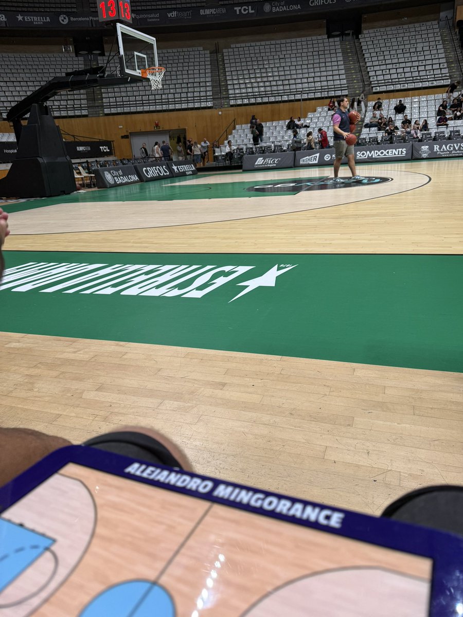 Alejandro8Mingo's tweet photo. El trabajo da sus frutos! Partido inmenso para recordar. Ayer dimos la sorpresa en un partido frenético  y con mucho ritmo vs @Penya1930  con victoria 78-83 de nuestro #u18 @BasquetCornella  Vinimos para dias como estos! Seguimos 💪🏻✅ https://t.co/R07Tgqgv2j