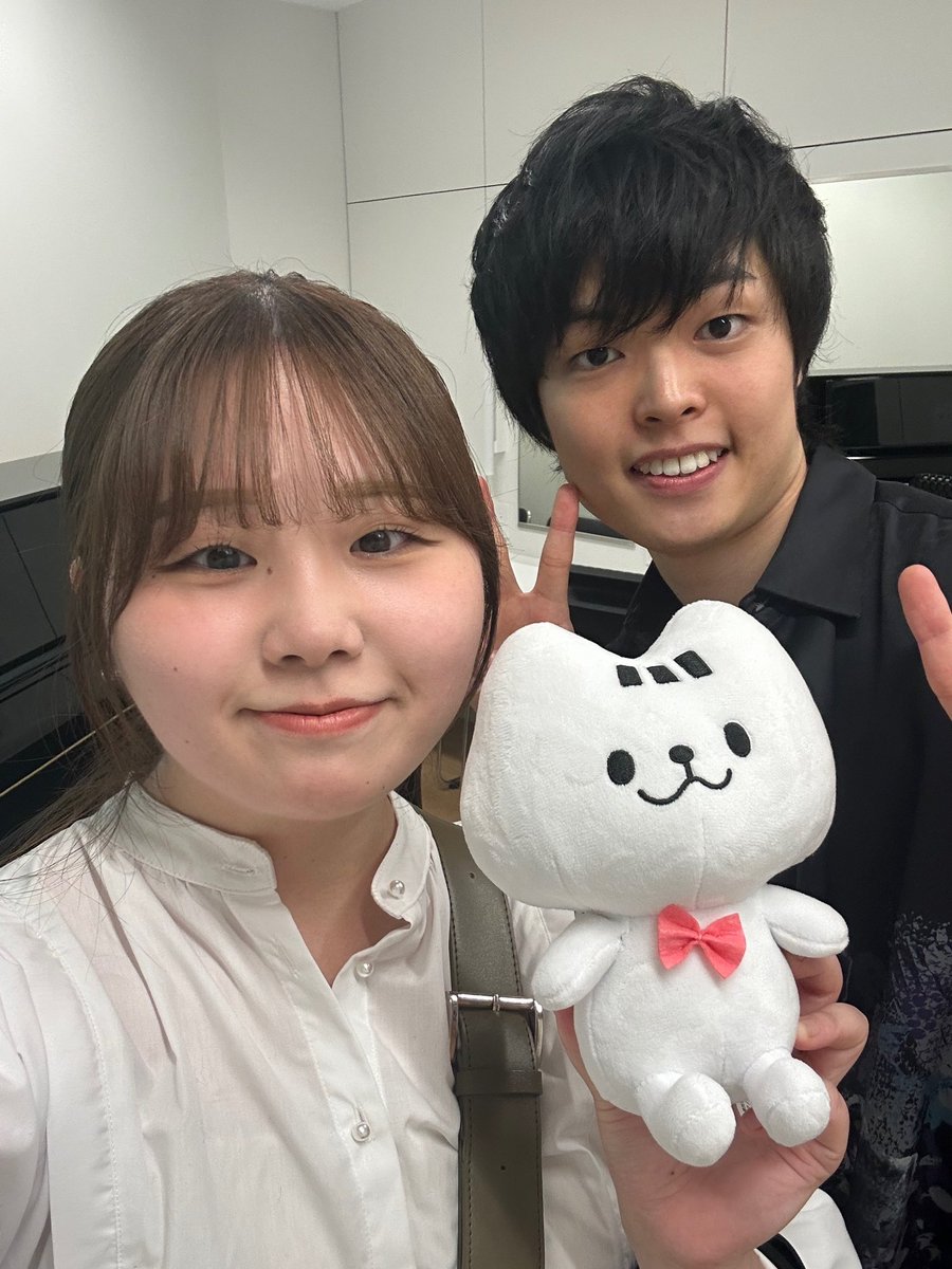 inazawatomoka's tweet photo. 「なで肩のモD」くんのYouTubeにお邪魔しました🍙🍙
撮影で東京音大に潜入❗️

11/14 のコンサートもぜひチェックしてください✨✨⤵️

昨年のピティナ特級ファイナルのゲネ@サントリーで、2階まで響き渡る声量でオケの皆さんに丁寧に挨拶されている姿を見て感動😭
努力家で面白くて優しくて大尊敬です😭 https://t.co/OfTsliUo7x