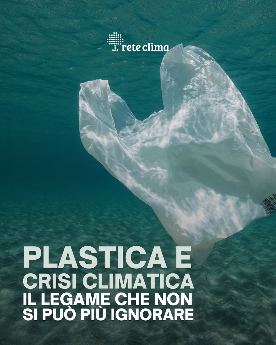 ReteClima's tweet image. 🌍 La #plastica pesa sul clima: 2,24 GtCO₂e nel 2019 (5,3% emissioni). Se cresce del 2,5-4% annuo, nel 2050 salirà a 4,75-6,78 GtCO₂e, fino al 31% del budget per +1,5°C 🌡️. Scopri di più nel nostro articolo reteclima.it/plastica-e-cam… 🌐.