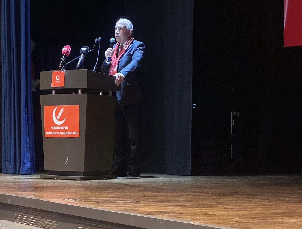 StkRefah38315's tweet photo. Genel Başkan Yardımcımız Mehmet Fatih Uğurlu, Gaziantep İl Divan Toplantısına katılarak teşkilatlarımızla bir araya geldi. Yoğun ve coşkulu bir atmosferde gerçekleşen toplantıda alınan kararların hayırlara vesile olmasını diliyoruz. https://t.co/oJHLuhKZfK