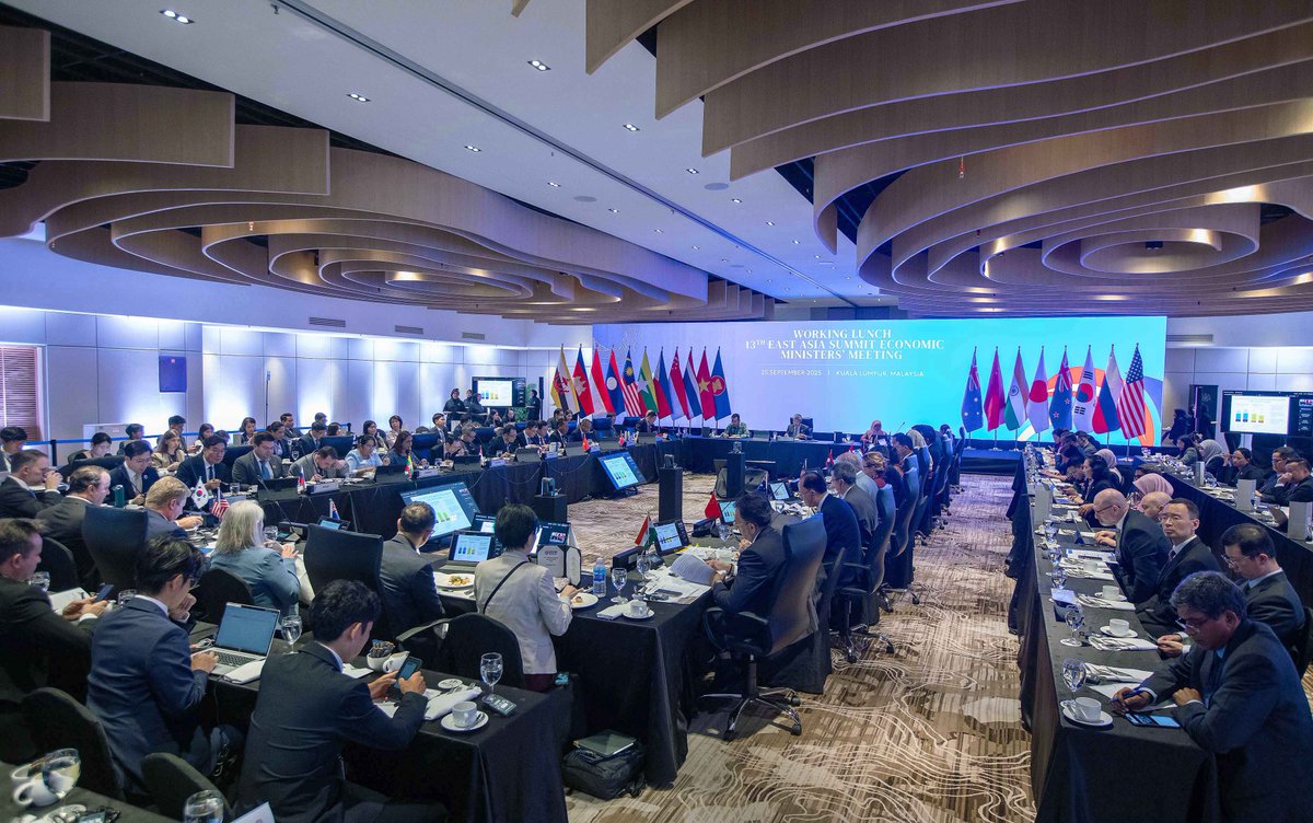 MOTIRKoreaEng's tweet image. Yeo Han-koo, Minister for Trade at the Ministry of Trade, Industry and Energy (#MOTIE), attended the 13th East Asia Summit (EAS) Economic Ministers’ Meeting held at the Kuala Lumpur Convention Centre in Malaysia on Thursday, September 25, 2025.
#korea #East_Asia_Summit