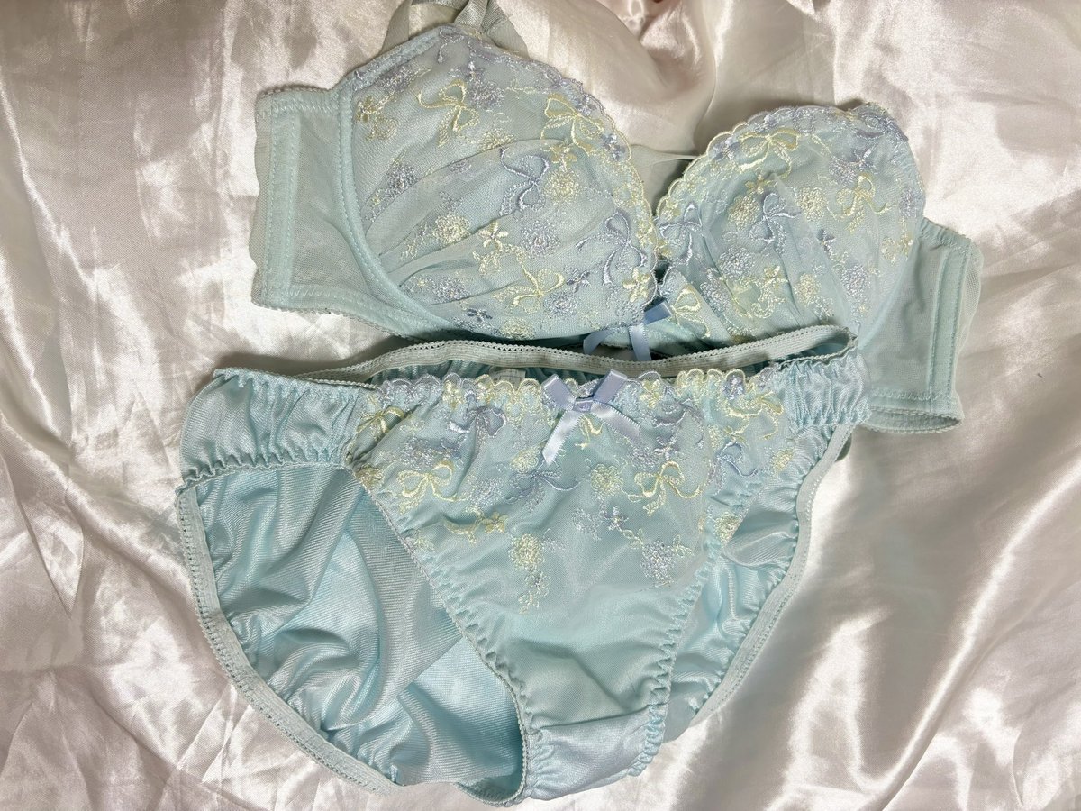 ruuna3280's tweet photo. #下着売ります  #下着売り子  #下着販売  #パンツ売ります  #ブラ売ります https://t.co/xTRIHpqGzB