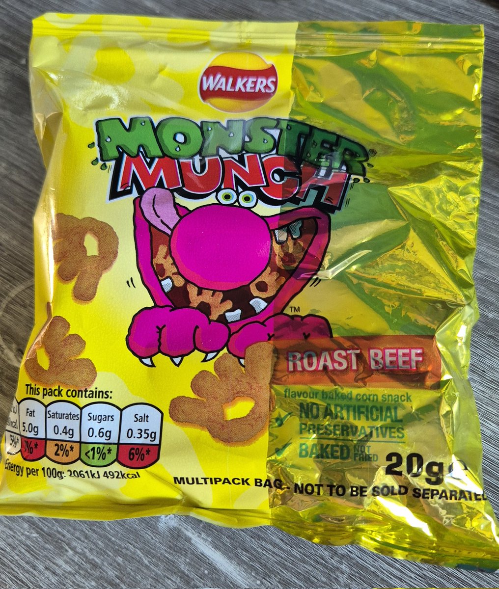 AmoMusic86's tweet photo. @walkers_crisps I feel this should be a competition whoever finds the golden crisp packet wins a year's supply of monster munch p.s I WIN my hubby and boys was amazed with the packet I think they would look perfect in gold packets. #monstermunch https://t.co/bP0M2f6Yx5