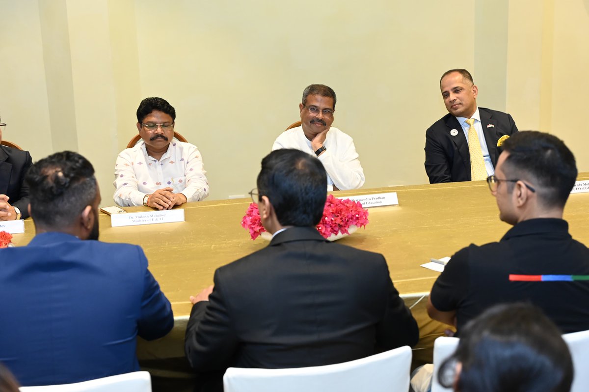 UseMultiplier's tweet image. Our CEO &amp;amp; Co-founder, Sagar Khatri met with Union Minister for Education, Shri Dharmendra Pradhan, at the GFTN Summit and committed to supporting the Integrated Global Financial Technology Capability Hub. 

#globalhiring #futureofwork