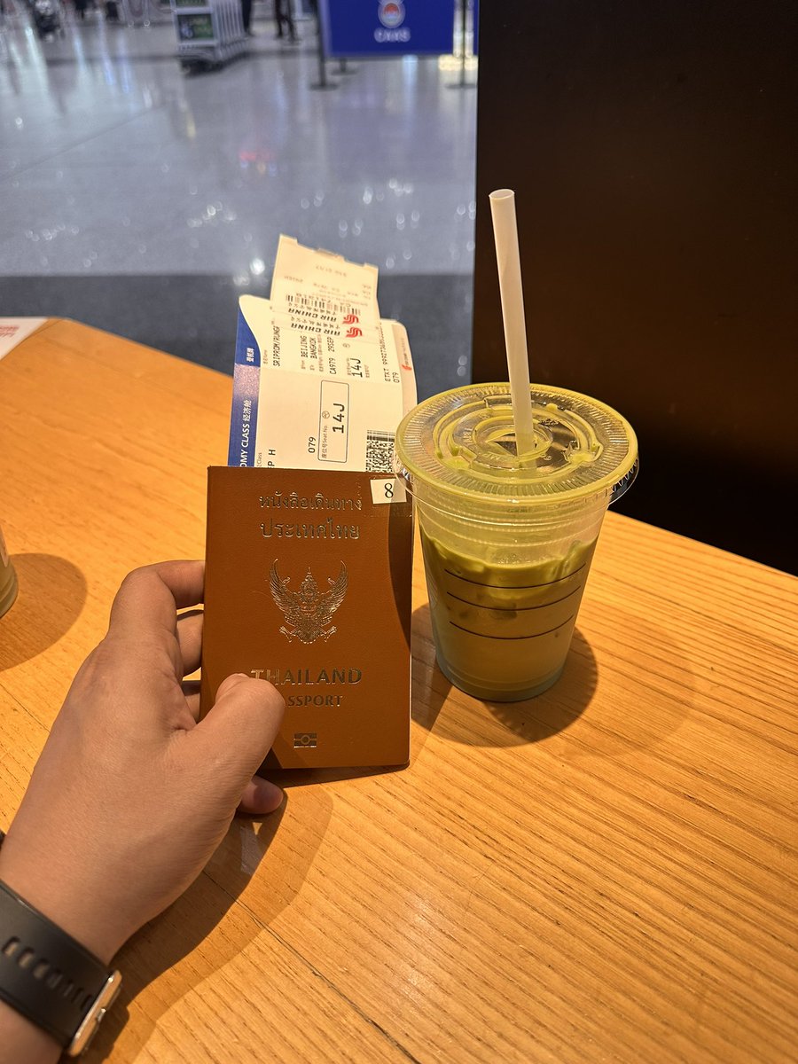 l16zj's tweet photo. ได้เวลาบ้านแล้ววTHAILAND🇹🇭 สนามบินปักกิ่ง🇨🇳 https://t.co/2aGDDhlPbA