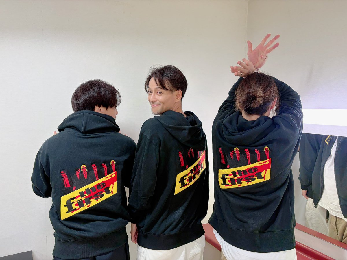 MANKAI STAGE『A3!』Bloom Fan Meeting 2025
ご来場、配信でご覧頂いた皆々様ありがとうございました！
完熟な想い出をこうしてカントクの皆と共有でき、久々の初代&amp;支配人&amp;海外のアイツ🍂（押忍w）との時間もあの時のままで最高でした！ ✨
次はファビュラスなファンミーティングやりませんか✨🌹✨？