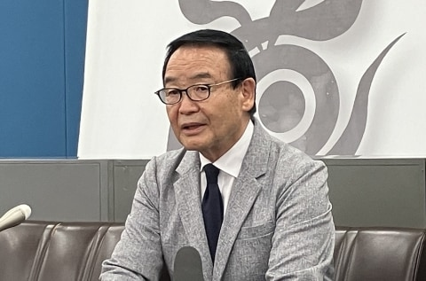 【声明】虚偽の性被害を告発した元町議に有罪、草津町長「6年間よく闘ってこられた」
news.livedoor.com/article/detail…

草津町長と肉体関係を持ったと虚偽の告発をし懲役2年、執行猶予5年の有罪判決が下された。10月には、「レイプの町くさつ」と同町を攻撃した団体の当時代表者らが謝罪に来るという。