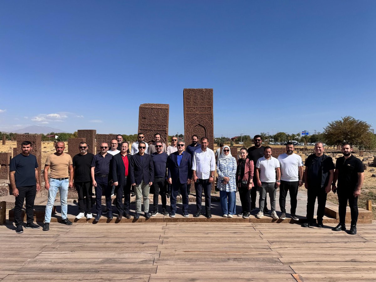 MÜSİAD Üyelerimizin İşyeri Ziyaretlerini Genel Merkezden gelen heyetler ile ziyaret ettik.
Tarihi ve Kültürel Alanları da heyetler ile ziyaret ettik. 

<a href="/MUSIAD/">MÜSİAD</a> 
<a href="/MUSIADBitlis/">MÜSİAD BİTLİS</a>