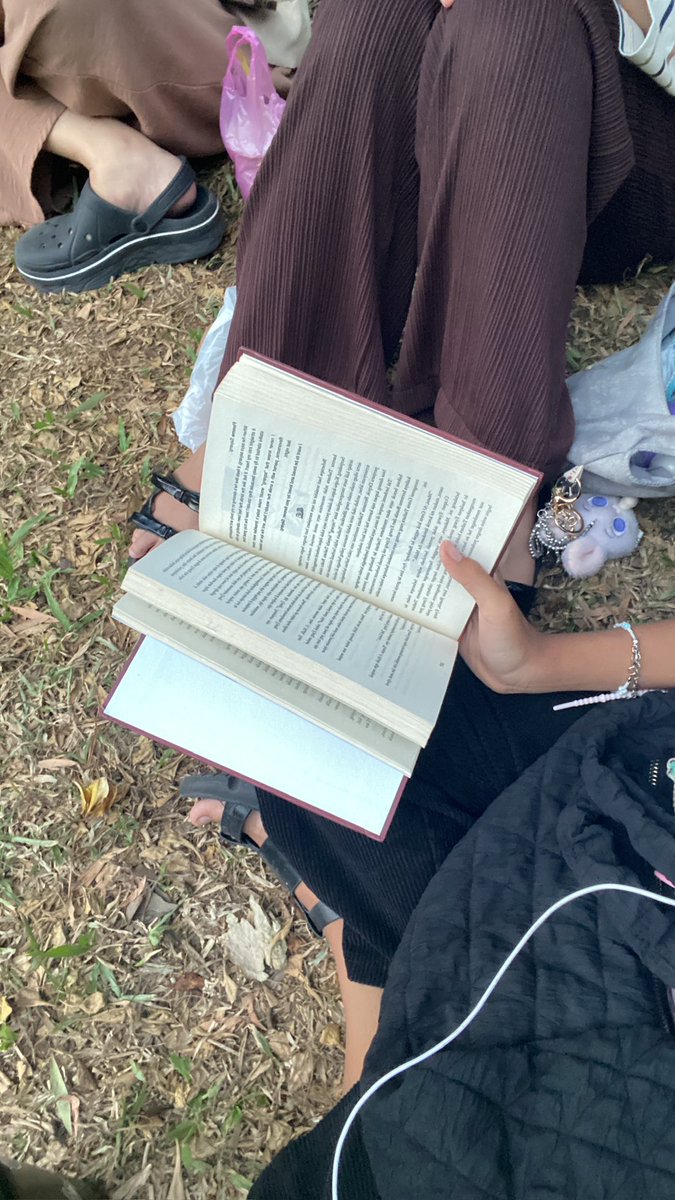 bleumeries's tweet image. visited!!! karena niatnya mau baca buku, jd ga banyak hunting bunga