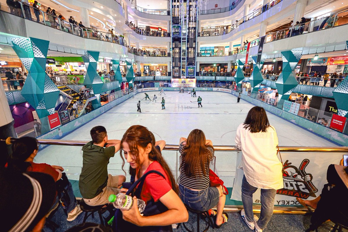 Thank you Malaysia 🇲🇾 You were awesome!

Frozen Faceoff 2 tournament at the Sunway Pyramid Ice.