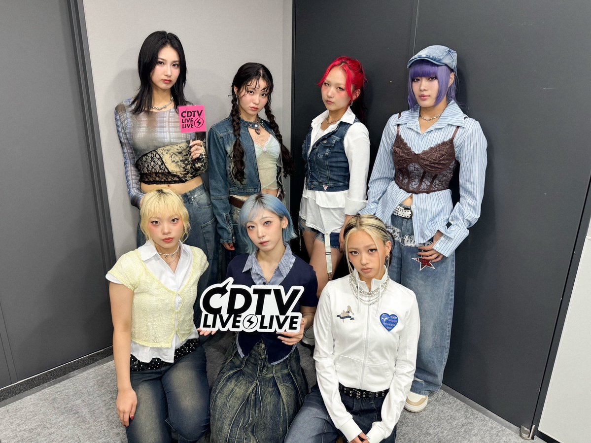 TBSCDTV's tweet image. #CDTVライブライブ
今夜も激アツLIVEをお届け❤️🔥⚡️
本番直前ショットで実況中だよ📸
このあとは
#HANA が登場!
音楽チャートを席巻中の
「Blue Jeans」をおかわりライブ🍚✨
#TVer でリアルタイム配信中⚡️
tver.jp/live/simul/le2…
#TBS