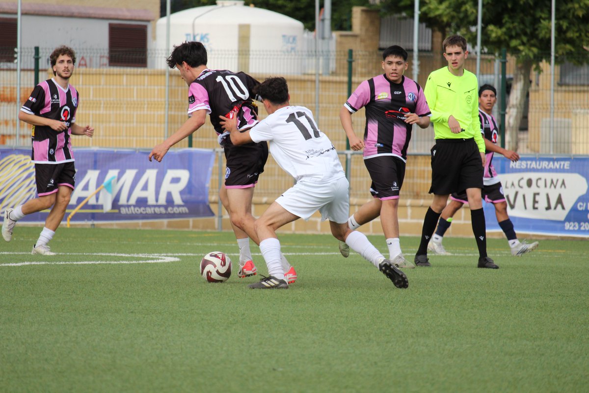 📸𝗚𝗔𝗟𝗘𝗥𝗜́𝗔 | #CCFAfiProv

¡¡Estas son algunas de las imágenes que nos ha dejado nuestro Aficionado Provincial la pasada jornada de pretemporada ante el @albadetormescf !!

👉🏽drive.google.com/drive/folders/…

🔵 #SomosDelCabre ⚪