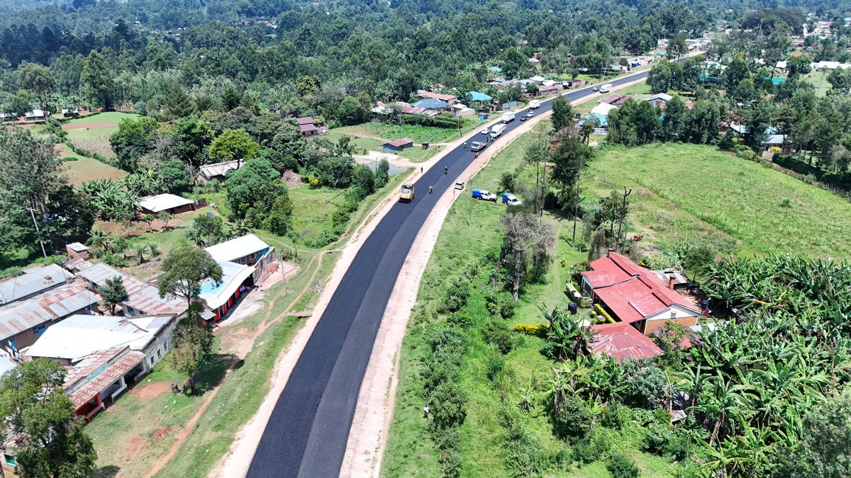memoikosgey's tweet image. The Government is transforming connectivity with the upgrade of the 30km Chavakali–Chepsonoi Road, enhancing trade, agriculture, and access to services across Western Kenya and the Rift Valley.
#DrivingDevelopment #BetterRoadsBetterLives #InfrastructureForGrowth #GoKDelivers