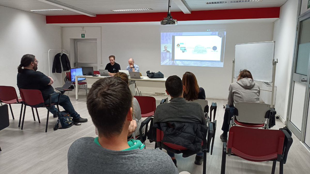 AWS User Group Venezia tweet media