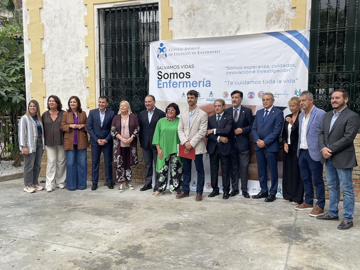 🏆🖋️Los colegios de enfermería de Andalucía hacen entrega del II Premio Periodismo de Enfermería a Alberto Ruiz, periodista de Huelva Información, una iniciativa del <a href="/consejo_andaluz/">Consejo Andaluz de Enfermería</a> para reconocer el trabajo periodístico que visibiliza la profesión enfermera en Andalucía