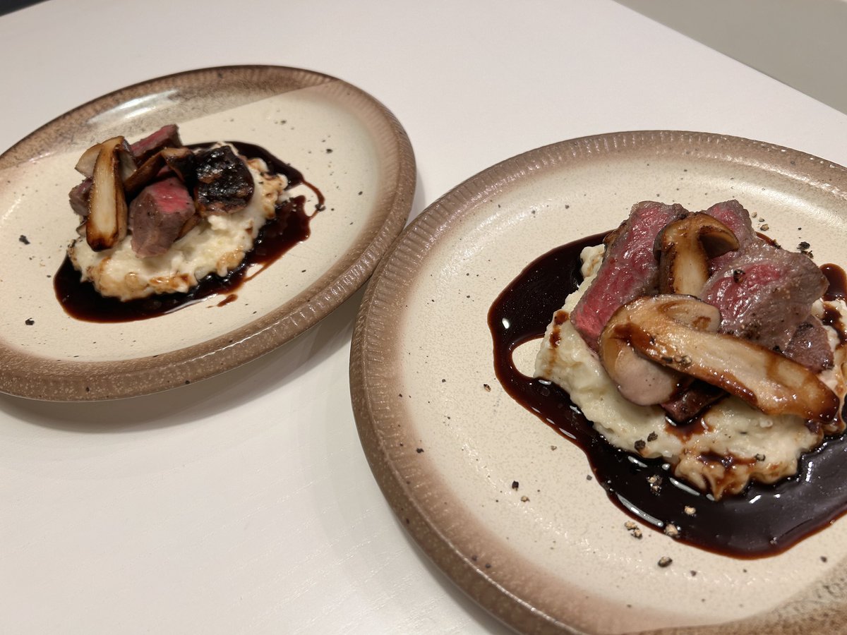 ザブトンのステーキにフレッシュポル🍄‍🟫
ソースにドライポルの赤ワインソース🍷

うまし。