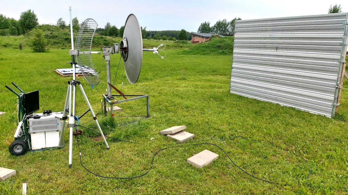 SoliTek_EU's tweet photo. Do solar modules in noise barriers disrupt mobile networks? 📡
Together with Vilnius University & VILNIUS TECH, we tested it – and found the opposite: PV barriers don’t block signals, they can even help keep them stronger.
Win-win: green energy + less noise! 🌍✅
#SoliTek https://t.co/5nPvUmzRCO