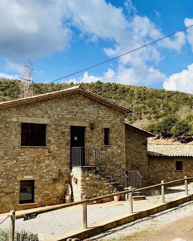 🏡 Mas Cal Gira és un allotjament agroturístic en una antiga masoveria a Moià (Moianès) 🍃🍂

Si sou Amics Amigues de la Pagesia, els propietaris us obsequiaran amb un 10% de descompte! 👏👏

agroturisme.org/experiencies/c…

#SiguesAgroturisme
#SiguesTerritori
#AmicsAmigues