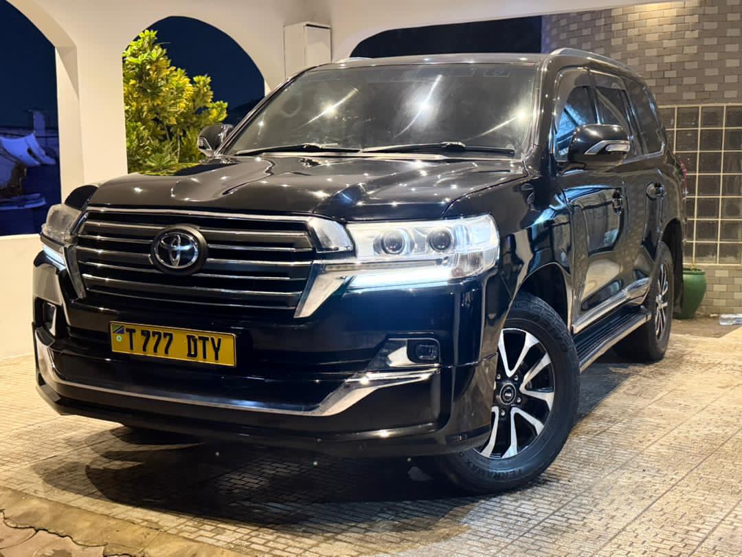 Calvnminja's tweet photo. Price/Bei: 68M
Registration #DTY
Toyota LandCruiser 200
Year: 2o1o
Petroleum
Automatic
7 seater
Rear ac
Sports rims
Full bodykit
Rear spoiler
Uplifted to 2o2o
Super clean
Location: Da'slaam
phone 0769990121 https://t.co/JAcoDLqckt