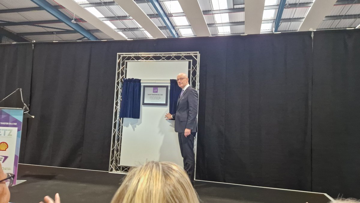 Michael Hutchison tweet media