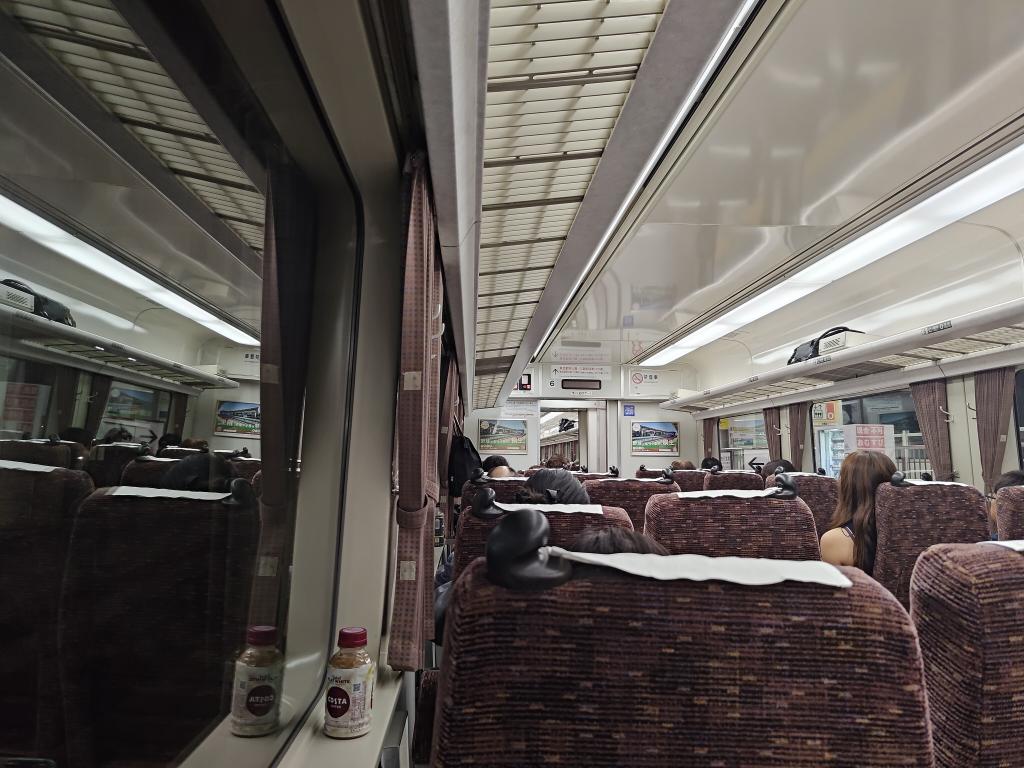207F、車内灯LEDになった？