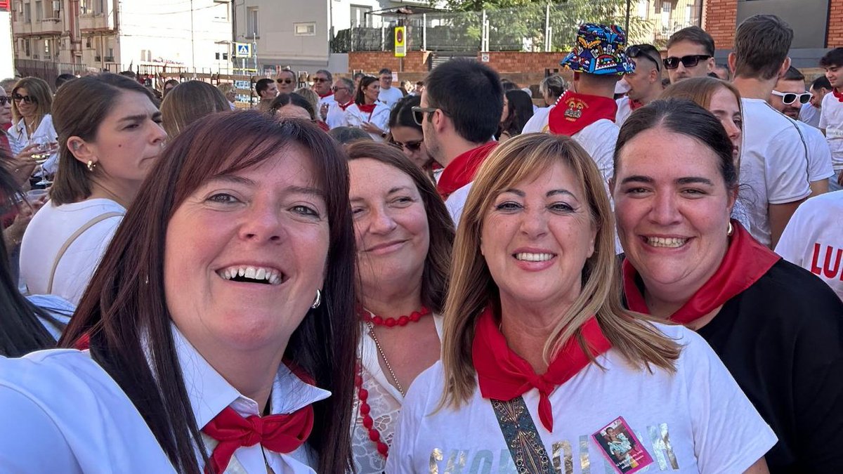 🎎 Hasta el 2 de octubre, Arnedo celebra sus fiestas en honor a San Cosme y San Damián. 

Nuestra concejala, <a href="/RitaBeltranMuro/">Rita Beltran Muro</a>, Arnedo está participando en estas celebraciones tan especiales junto a las peñas, entidades, visitantes y la ciudadanía arnedana.

❤️🤍💚💛