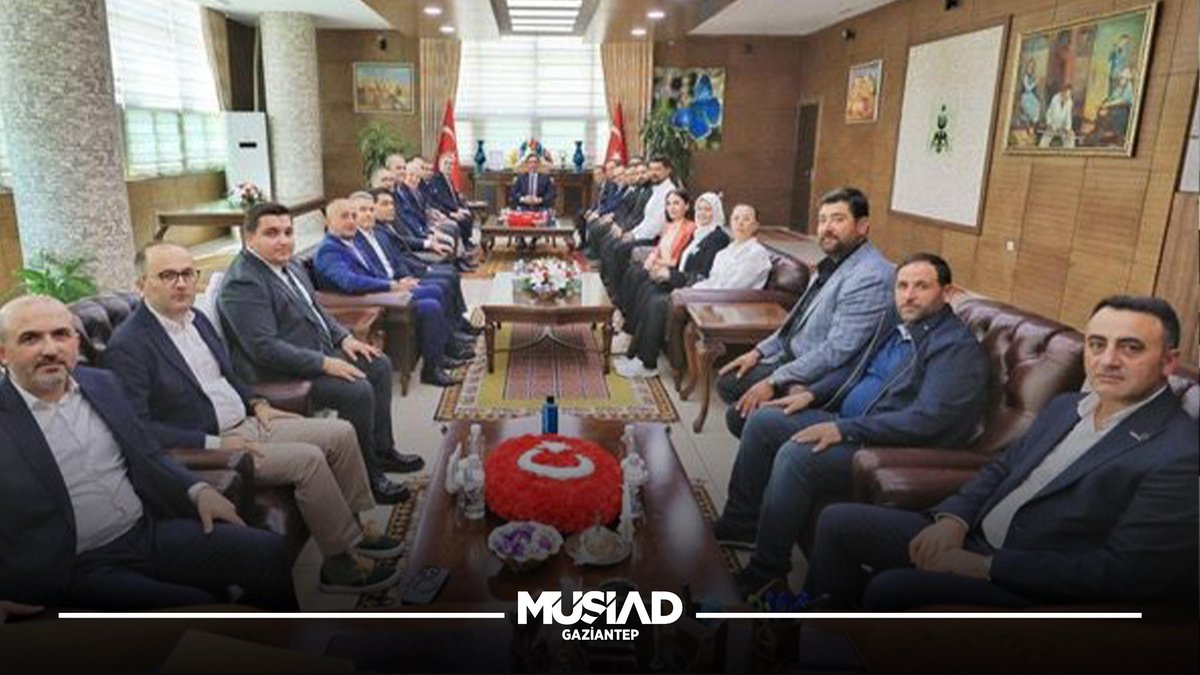 MÜSİAD Bitlis Şubemizin ev sahipliğinde, MÜSİAD Genel Merkez Enerji ve Çevre Sektör Kurulu ile Metal ve Maden Sektör Kurulu tarafından düzenlenen “Enerji ve Maden Zirvesi” programına üyemiz Sayın Emine Yağmur katılım sağlamıştır.

Kendisine nazik katılımlarından dolayı teşekkür