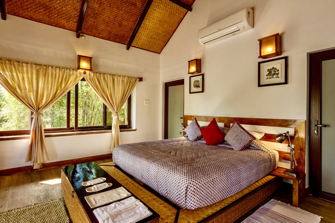 breakationtrips's tweet photo. 🌳✨ Into the Wild with Comfort! 🐅🍃
Stay in a luxury cottage at Baherakhar, MP 🏡 (1 BR for 2, meals included).
🔥 Cozy inside, wild outside!

💸 ₹37,500/night (2 guests)
📆 Book Now 👉 https://t.co/tAZW2YRFrD

#BreakationTrips #LuxuryInTheWild #NatureStay #TravelIndia https://t.co/FoScYvlFbw