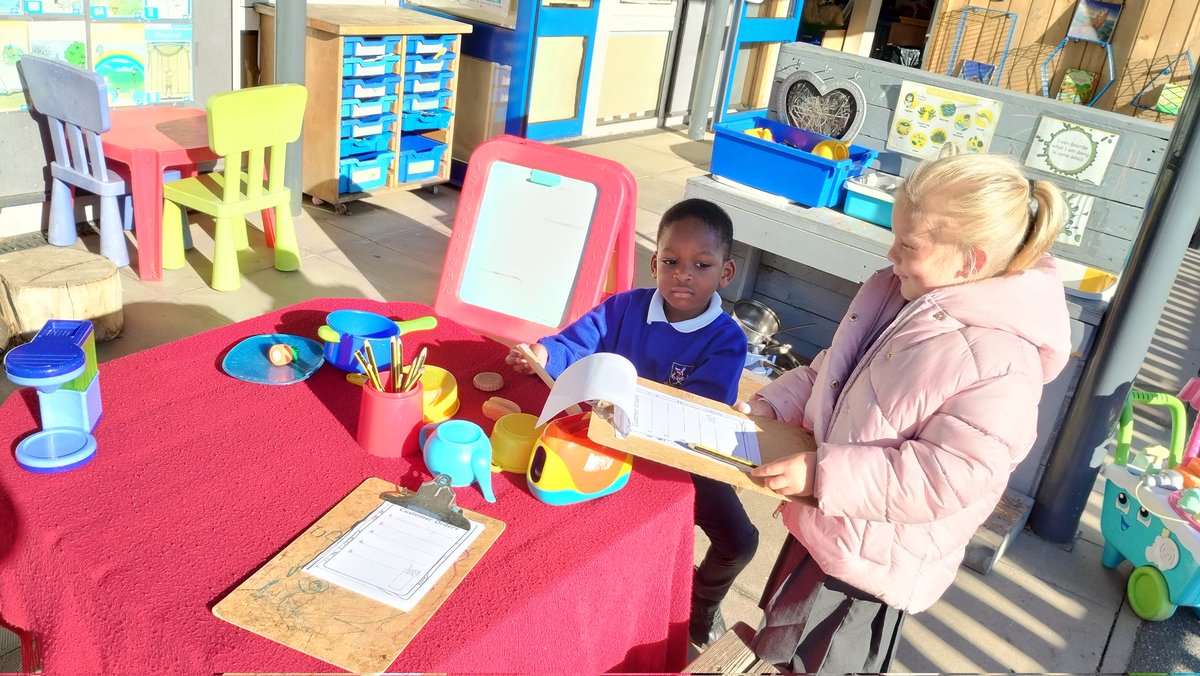 latimerprimary's tweet image. #EYFSCL #EYFSEAD #OracyatLatimer More fun by learning through play!