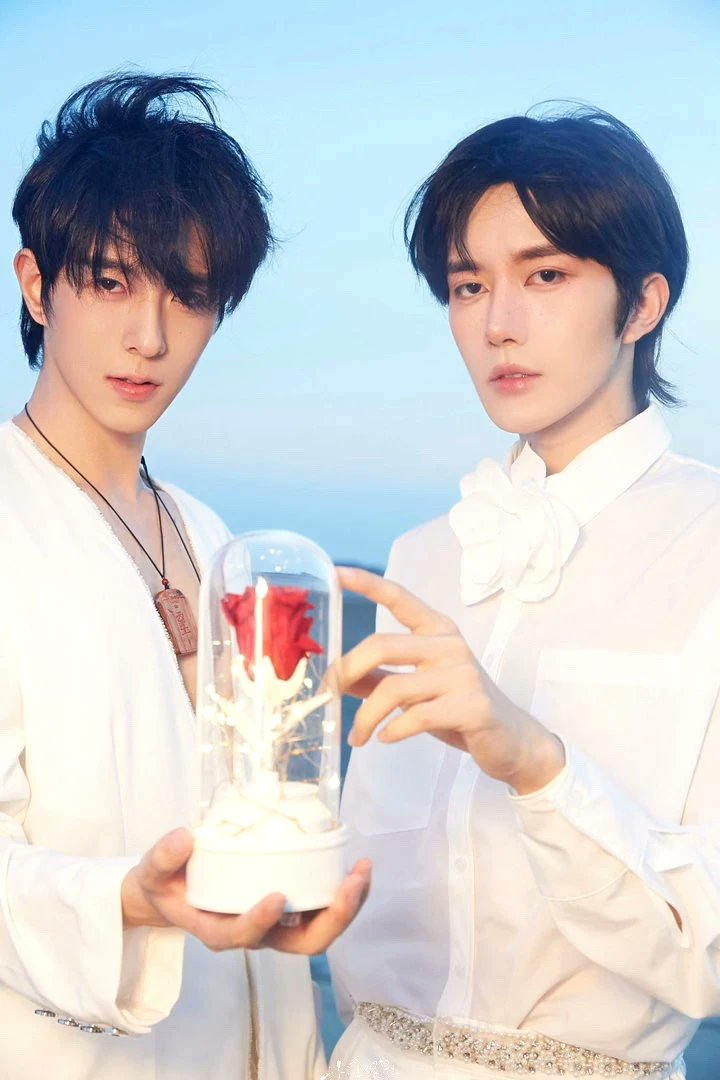 xingqiu is unreal, refined beauty that seems too perfect for this world🌹🤍

#XingQiu