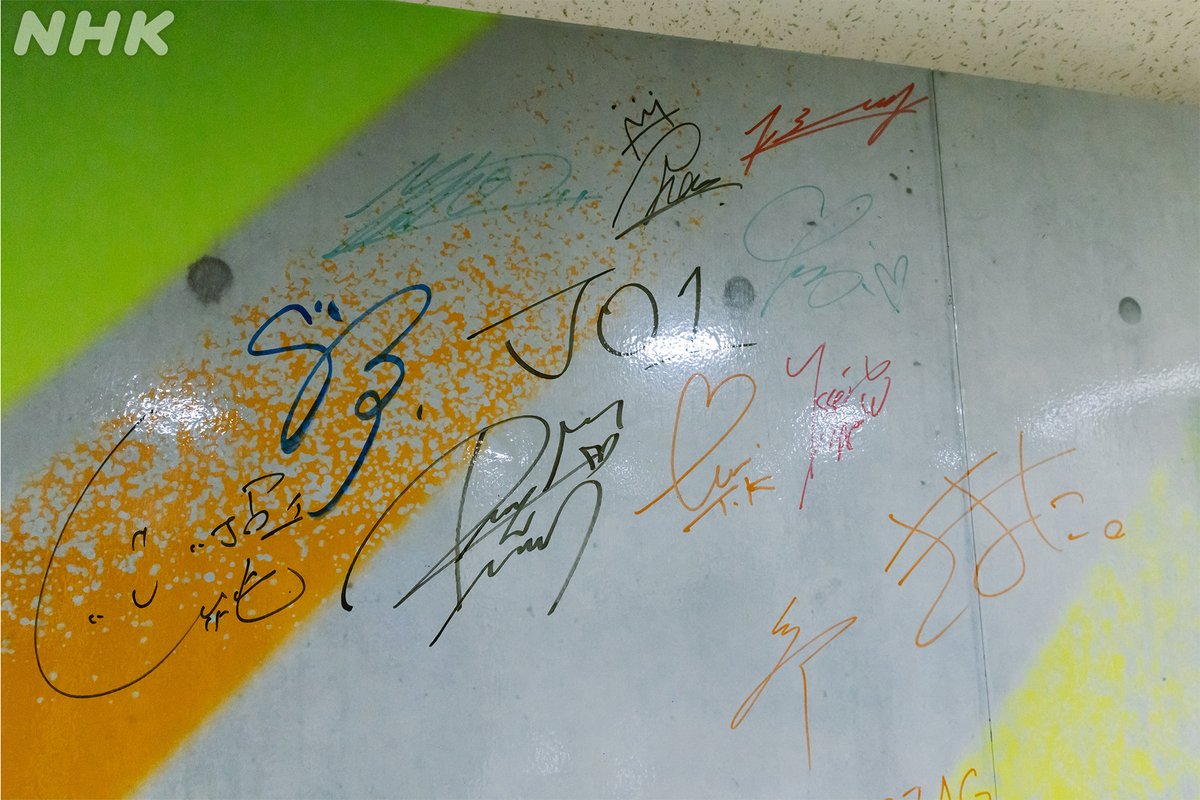 🤳#Venue101 見逃し配信中📺

スマホでも👇nhk.jp/p/venue101/ts/…

🖍️Venue101ボード🖍️
本番前に書いてくれました🎨

♥️#KviBaba／I Like It
🚀#THEJETBOYBANGERZ／#LetsDance
🙏#真天地開闢集団ジグザグ／#P0WER悪霊退散
👖#JO1／#HandzInMyPocket

#TJBB
#ジグザグ
#SKSZIGZAG