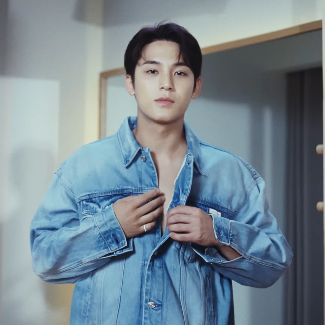 pas di kantor                         pas sama kamu.