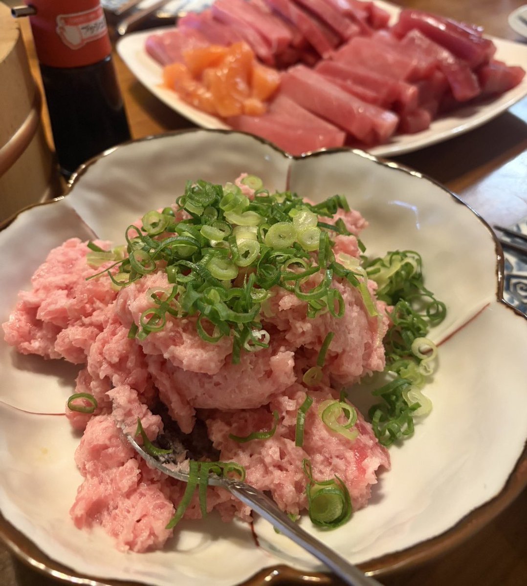 お家の手巻き寿司って好きなネタを好きな量巻けるから最高ですよね！
小さい時から中トロ、ネギトロが好き🍣