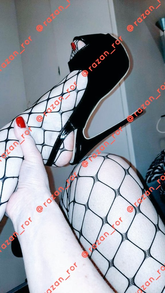 لو انت متحرر ع زوجتك  من غير تفكير حالا ابعتلي رساله فيها صورتها واسمكم وسنكم🔥❤🔥
حب المتحرر الي متعته في الطاعه❤
-بعشق الي بيسلملي نفسه ويتمني أعمل فيه الي ع هوايا(مهما كان😌) ويفتح لي بيته كإني عايشه في معاه❤
مكانك تحت رجلي☺
الخاص للــــديويــتُ الجاد فقط 😡