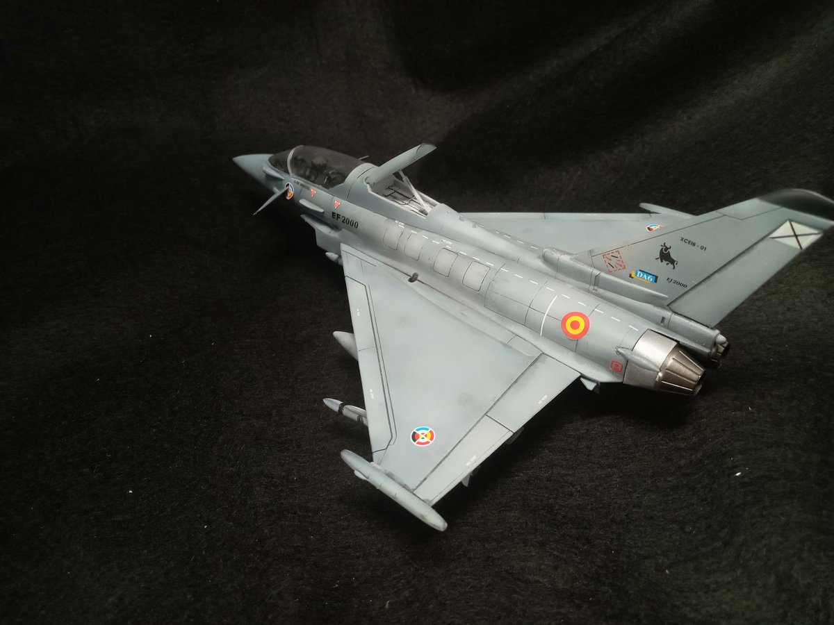 ndnm0d's tweet photo. イタレリ 1/72 EF-2000 ユーロファイター スペイン空軍 完成です。　
多分タイフーンですけれど発売された頃まだ名前ついてなかったっぽいのでユーロファイターです。ものは多分ウォーバードコレクションのものと同じか同系統だと思います。
デカールの質はあんま良くないですけれどかっこいいです。 https://t.co/7GMU2LQqSD