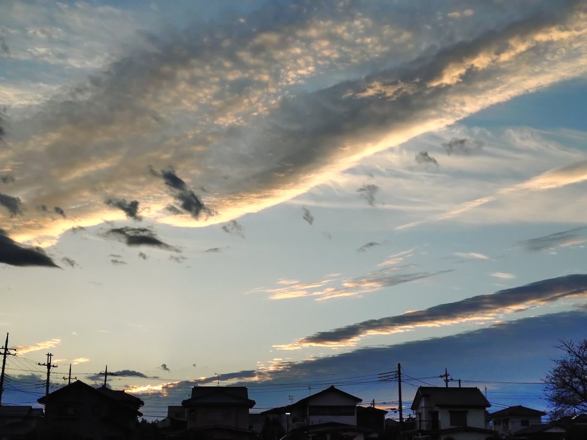 雲の顔 森に住む魔女の横顔 – IC 2118 | たのしい天体観測