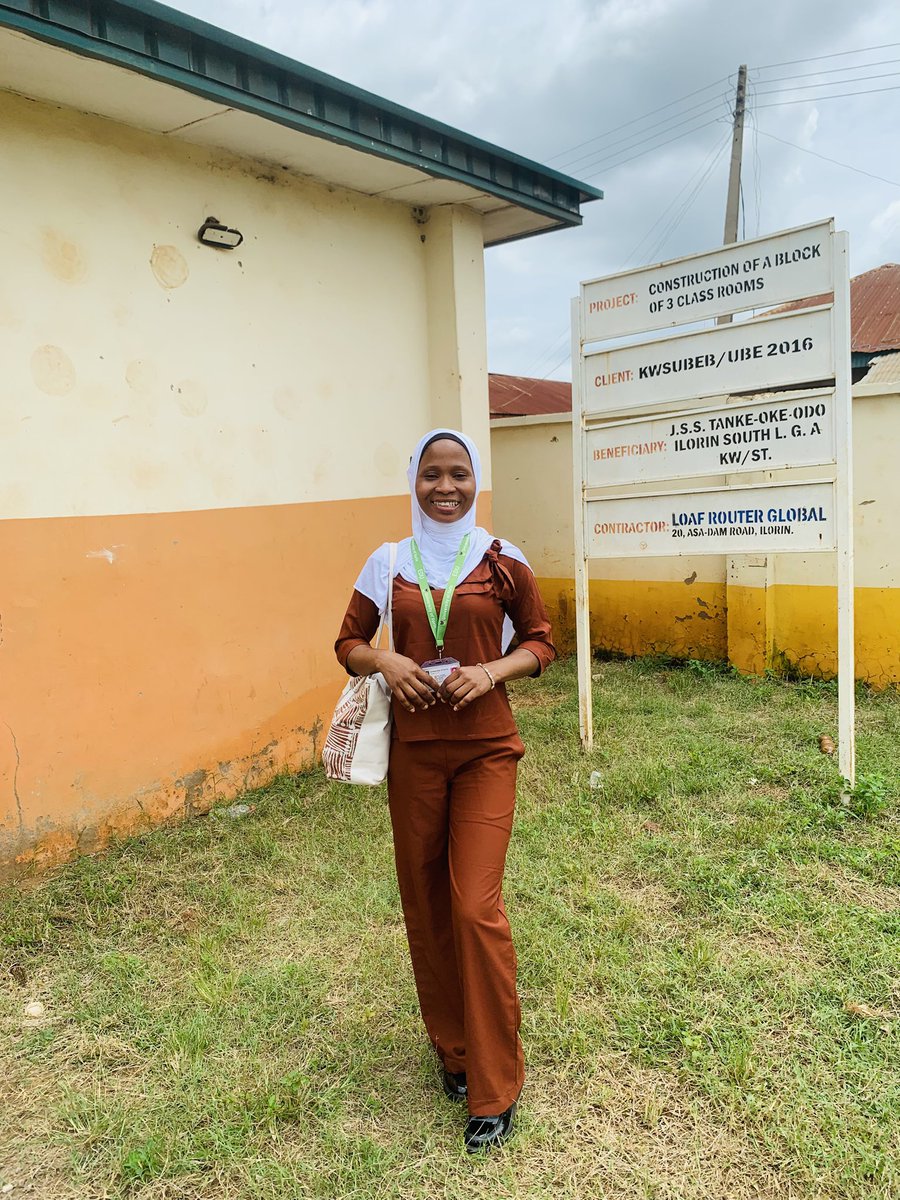 Rhorsheedah's tweet image. Learning twice, first as a student 
Now as a teacher.🤭❤️

#teachingpractice
#Finaldaysasundegraduate