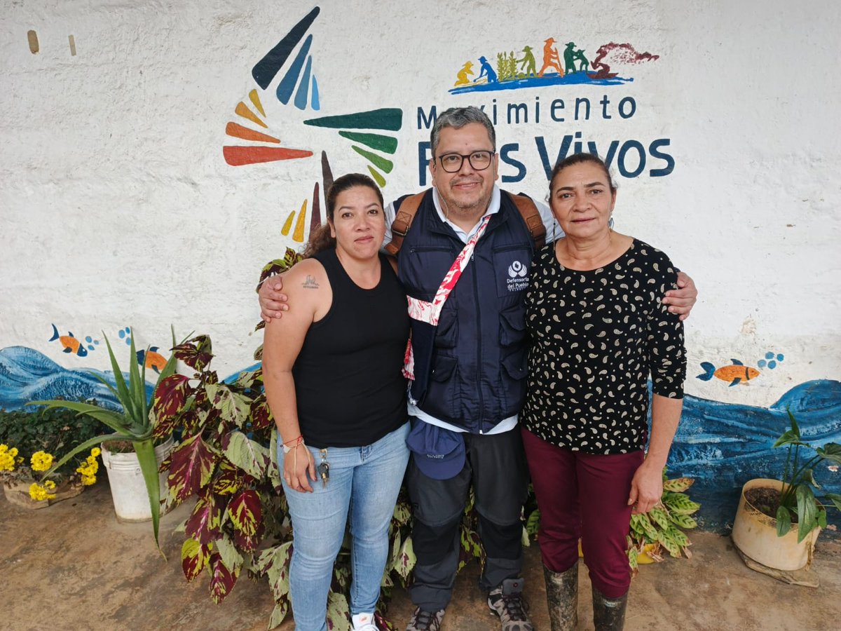 Ayer estuvimos reunidas y reunidos junto a la defensoría del pueblo en nuestra sede en Toledo. 

Ríos para la vida, no para la muerte.