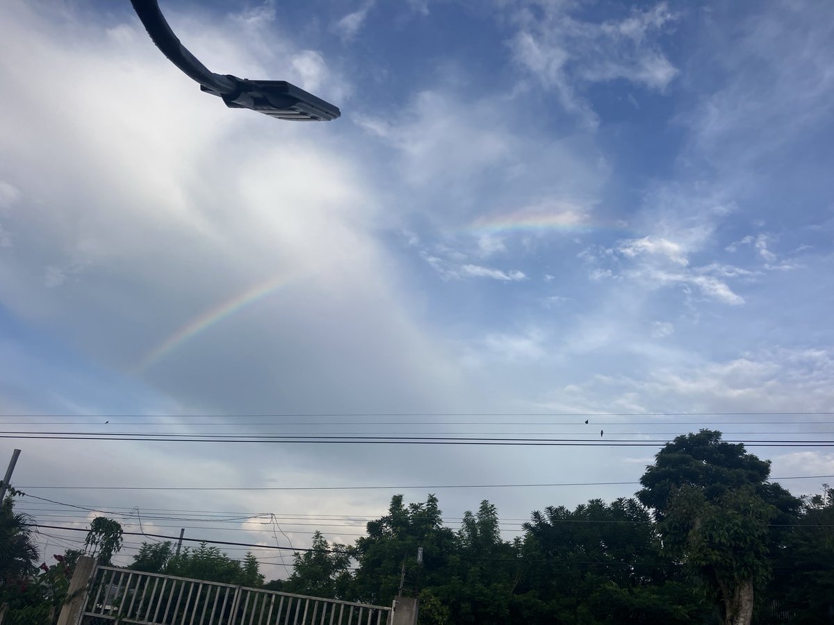 joeyjavaisgr8's tweet image. Morning rainbows at Chicuinaco