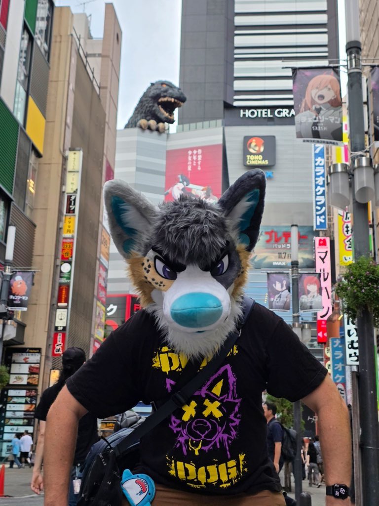 foxeuphoria's tweet image. 🐾 Hey, I’m Avery! 🐾

Adventurer • Cinematographer • Coffee Gremlin (@Sacred_Beans_Co)

I bring two pups to life:
✨ Avery – Australian Shepherd
✨ Finn – Long Haired Dalmatian

You’ll find me traveling, filming, brewing coffee and suiting up for furry fun + shenanigans!