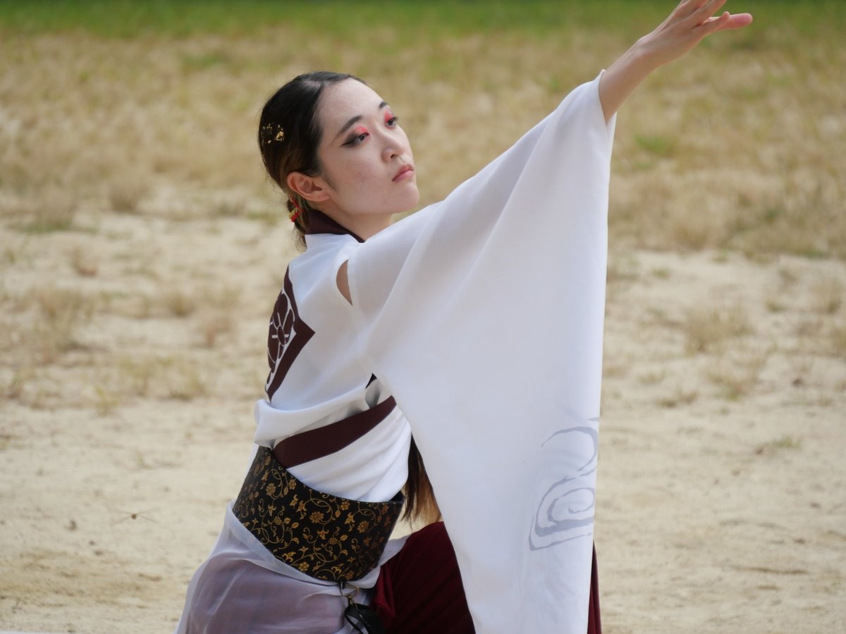 こいや日曜、北自由広場会場、仏喜踊さんの写真です。