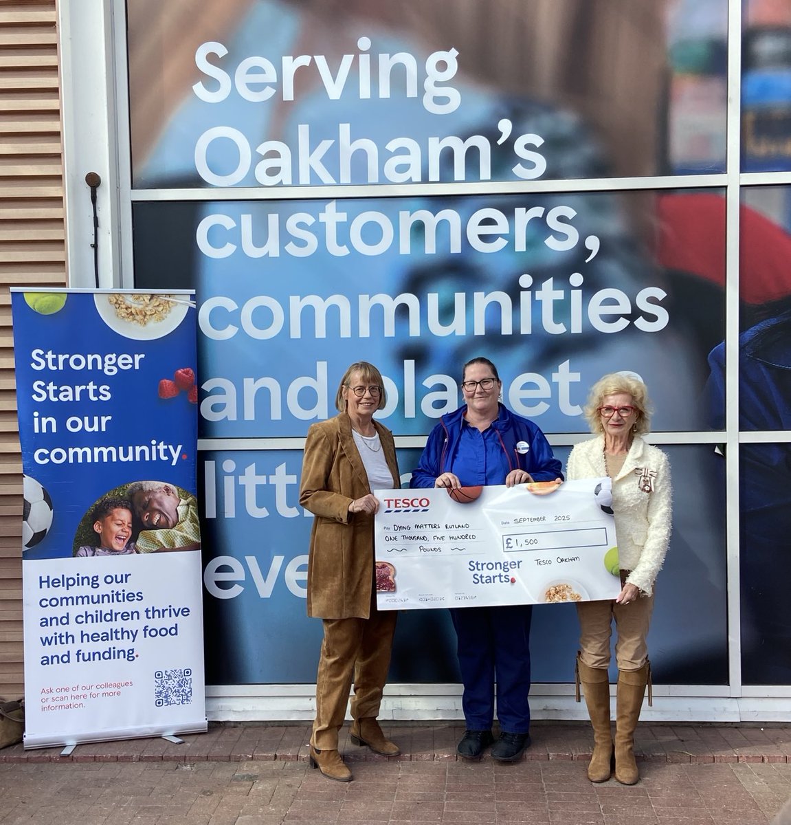 RutlandLL's tweet image. Thanks to all ⁦@Tesco⁩ customers who put their blue charity tokens in the box at the checkouts for ⁦@dying_matters⁩ £1500 will help us raise awareness of steps all can take to improve #endoflife
