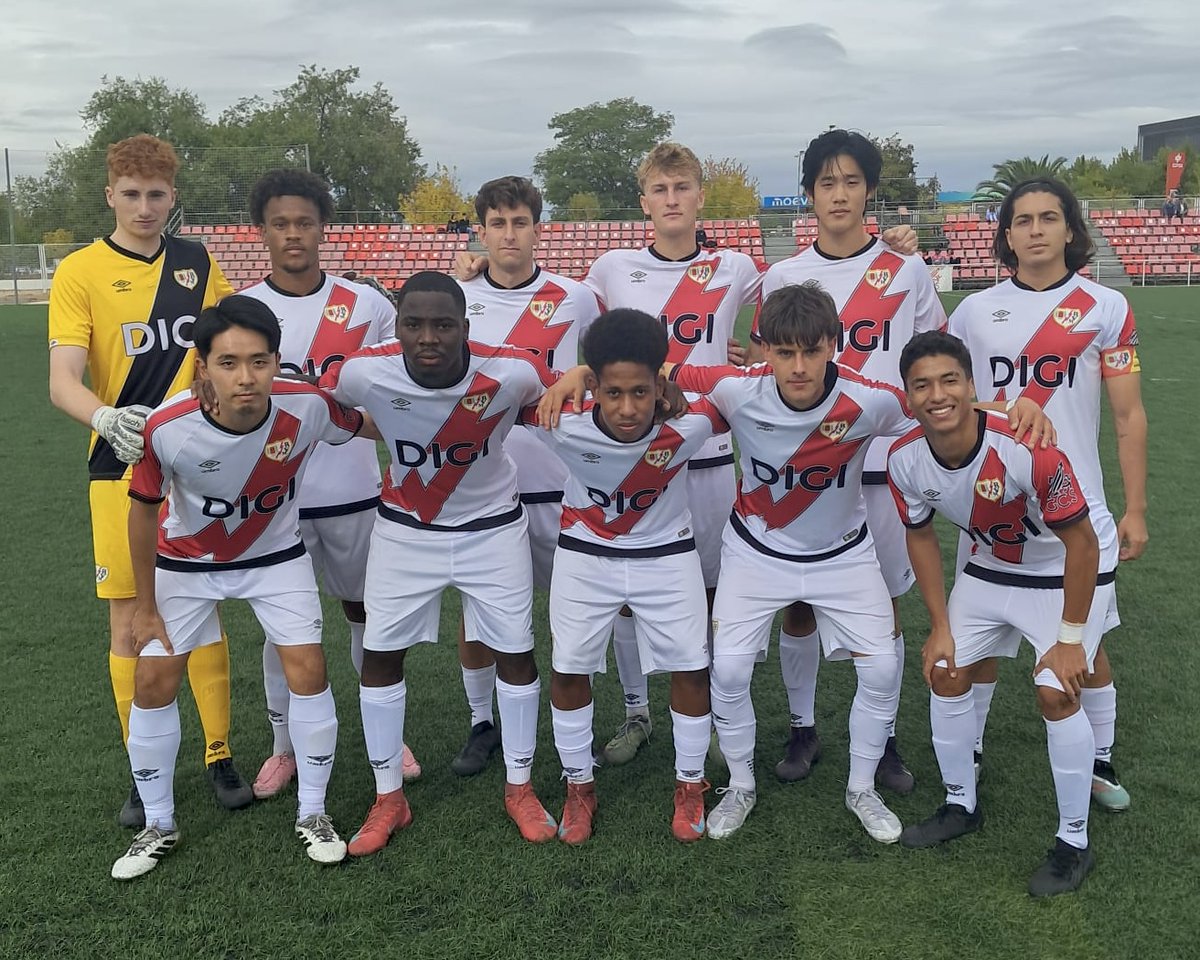 Rayo_academia's tweet photo. ✅ Arranque de temporada con puntuación para nuestros dos equipos senior #RVM:

⚡️ Rayo C 2-2 ADC San Fermín

⚡️ EMF Águilas de Moratalaz 2-6 Rayo D

#VamosRayo https://t.co/ZInZDWfaEn