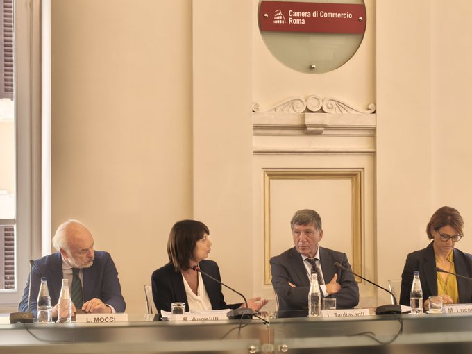 MakerFaireRome's tweet photo. 🎙️ Roberta Angelilli - Vicepresidente della Regione Lazio e assessore allo Sviluppo economico, Commercio, Artigianato, Industria e Internazionalizzazione
«#MakerFaire ha una storia consolidata e una grande reputazione. È uno spazio di rete, esperienza e contaminazione di idee» 🌍💡
🎓 «Un luogo speciale per studenti, imprese e innovatori. Un evento dal respiro internazionale».

#MakerFaireRome #Innovazione #Istituzioni #Europa #Startup #Impresa #mfr2025