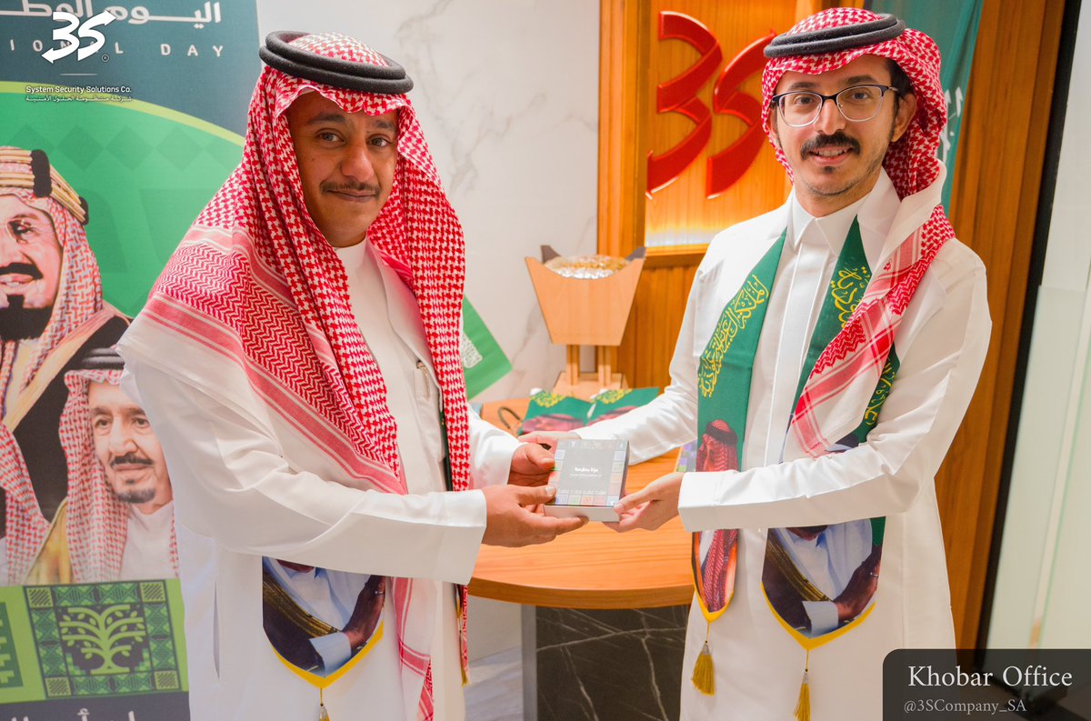 3SCompany_SA's tweet photo. من قلب الشرقية… نكتب فصلاً جديداً من فخر الوطن 
في اليوم الوطني السعودي الـ٩٥.
نستحضر مسيرة بناءٍ أبهرت العالم، ونستقبل مرحلة جديدة من النمو والطموح بروحٍ لا تعرف المستحيل. دامت رايتنا خفاقة، ودام عزك ياوطن🇸🇦💚
#عزنا_بطبعنا 
#اليوم_الوطني_السعودي95 https://t.co/T5SdLw2ktk