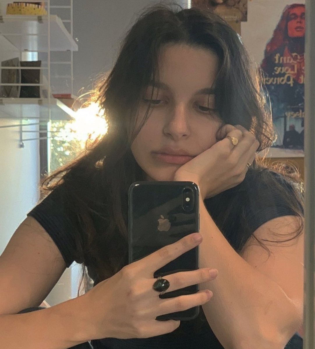 cynthiaruth95's tweet image. it's 9/29 and this girl with brown hair in boston knows she was right (every time, in every timeline) #happybirthdayhalsey